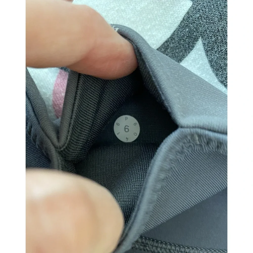 Lululemon Women's 6 Gray Stash Pocket Athletic Leggings